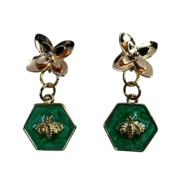 NWT Gold & Green Honeycomb Bee Dangle Earrings With Floral Top Statement Jewelry - Picture 1 of 2